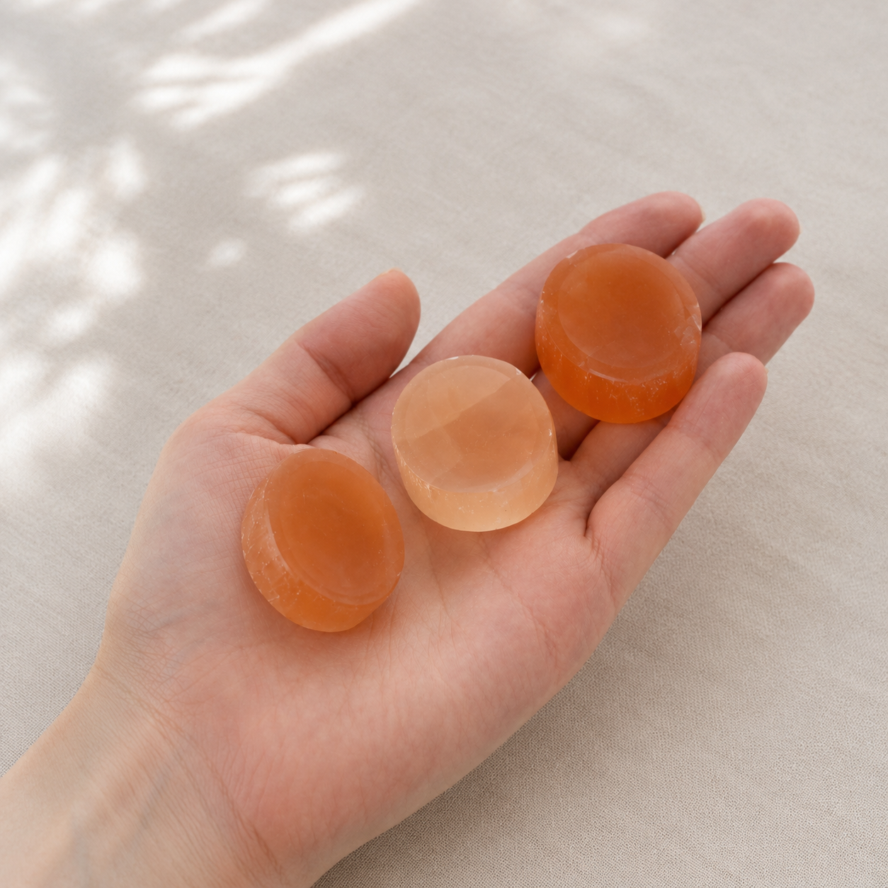 Peach oranžinio selenito rutuliai sferos pasirinktinai 4-6 cm