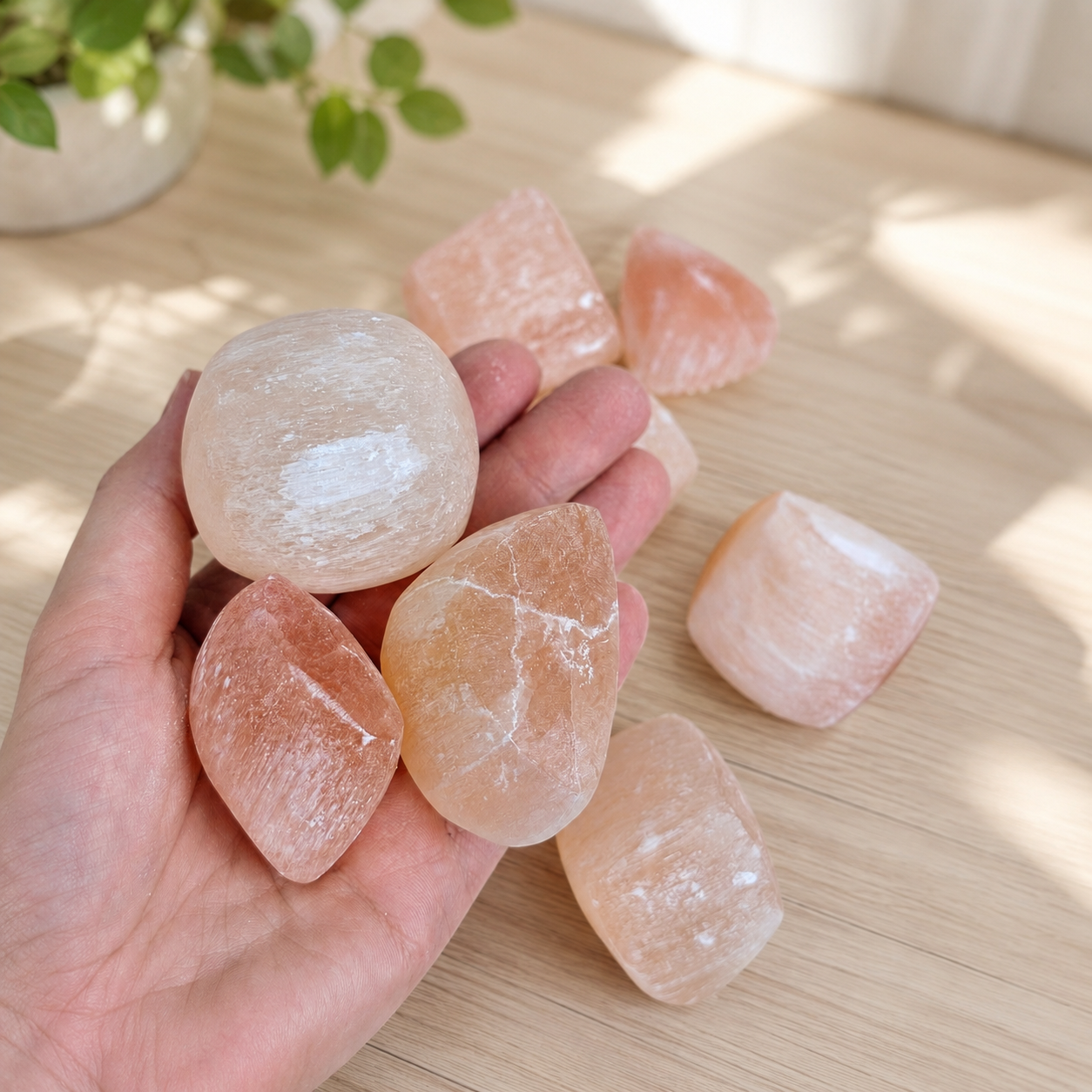 Peach oranžinio selenito didesnių gabalėlių rinkinys 1 kg