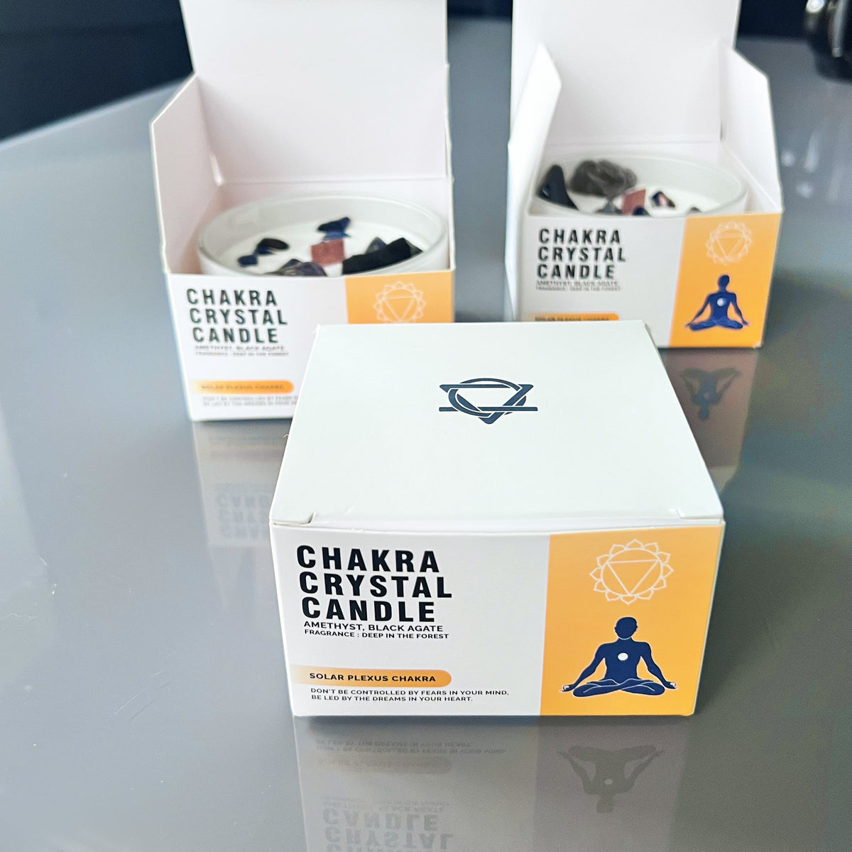Kvepianti kristalų sojų vaško žvakė „Solar Plexus Chakra“ – vidinė galia ir pasitikėjimas
