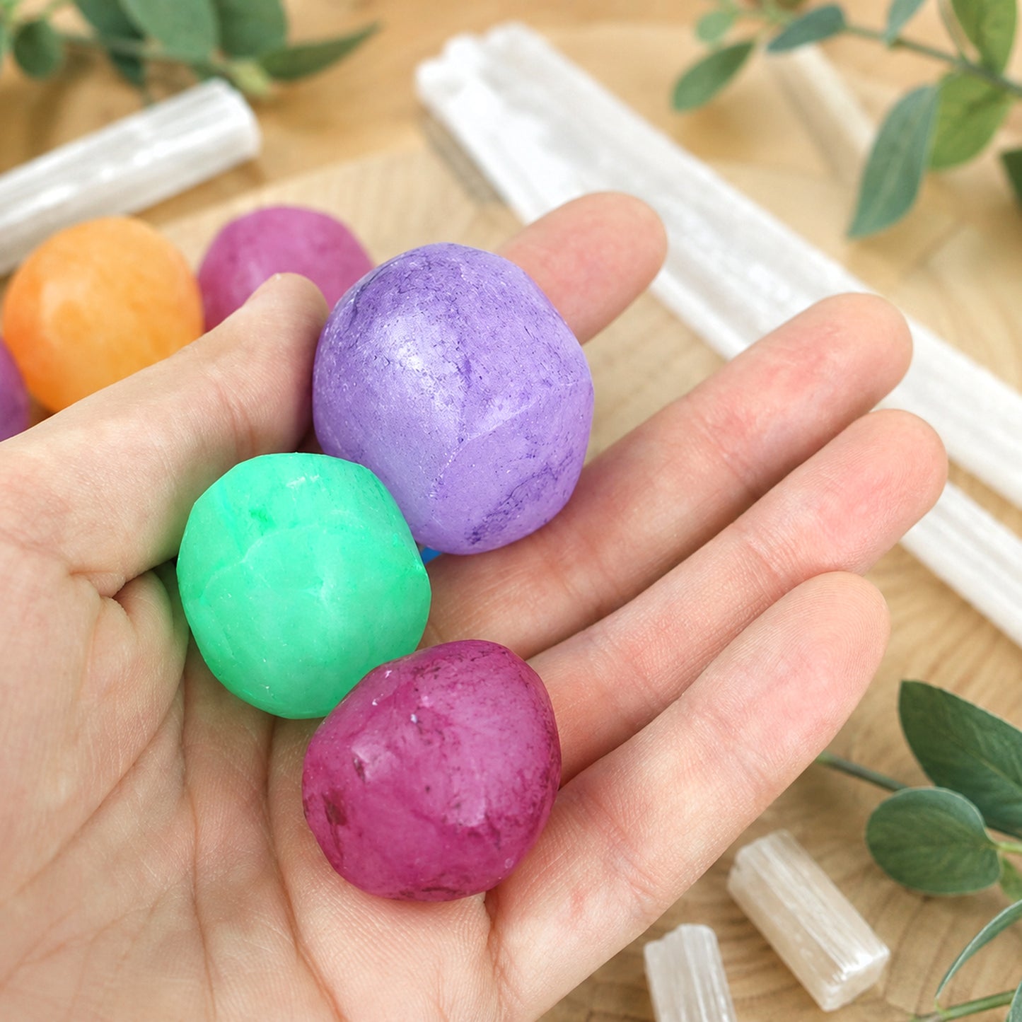 Spalvotų selenito gabalėlių rinkinys 420 g